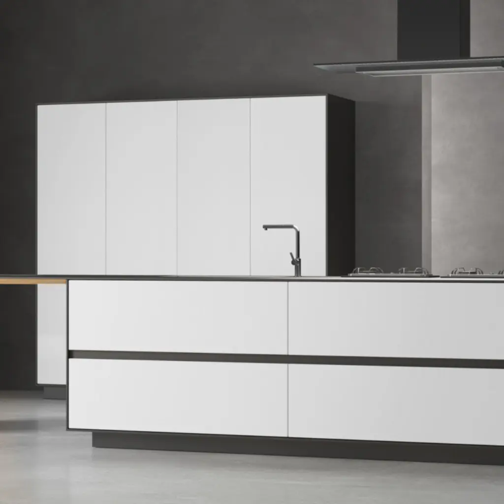 utilizando Melamina Blanca Dimensionada para las puertas y frentes.