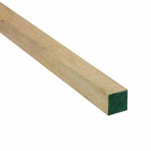Madera dimensionada de pino cepillada, de corte cuadrado y tratada con preservante verde en el extremo, lista para Comprar Madera Dimensionada para estructuras de construcción.