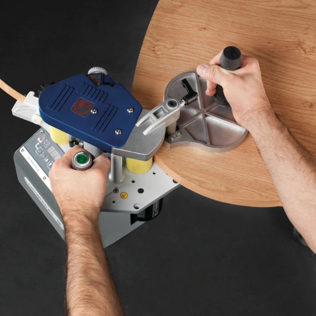 ofreciendo un Servicio de enchapado de cantos de alta precisión en bordes curvos.