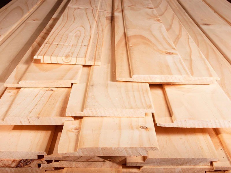 ablas de pino natural con nudos y veta, cepilladas y listas para Comprar Madera Dimensionada para construcción o revestimiento.